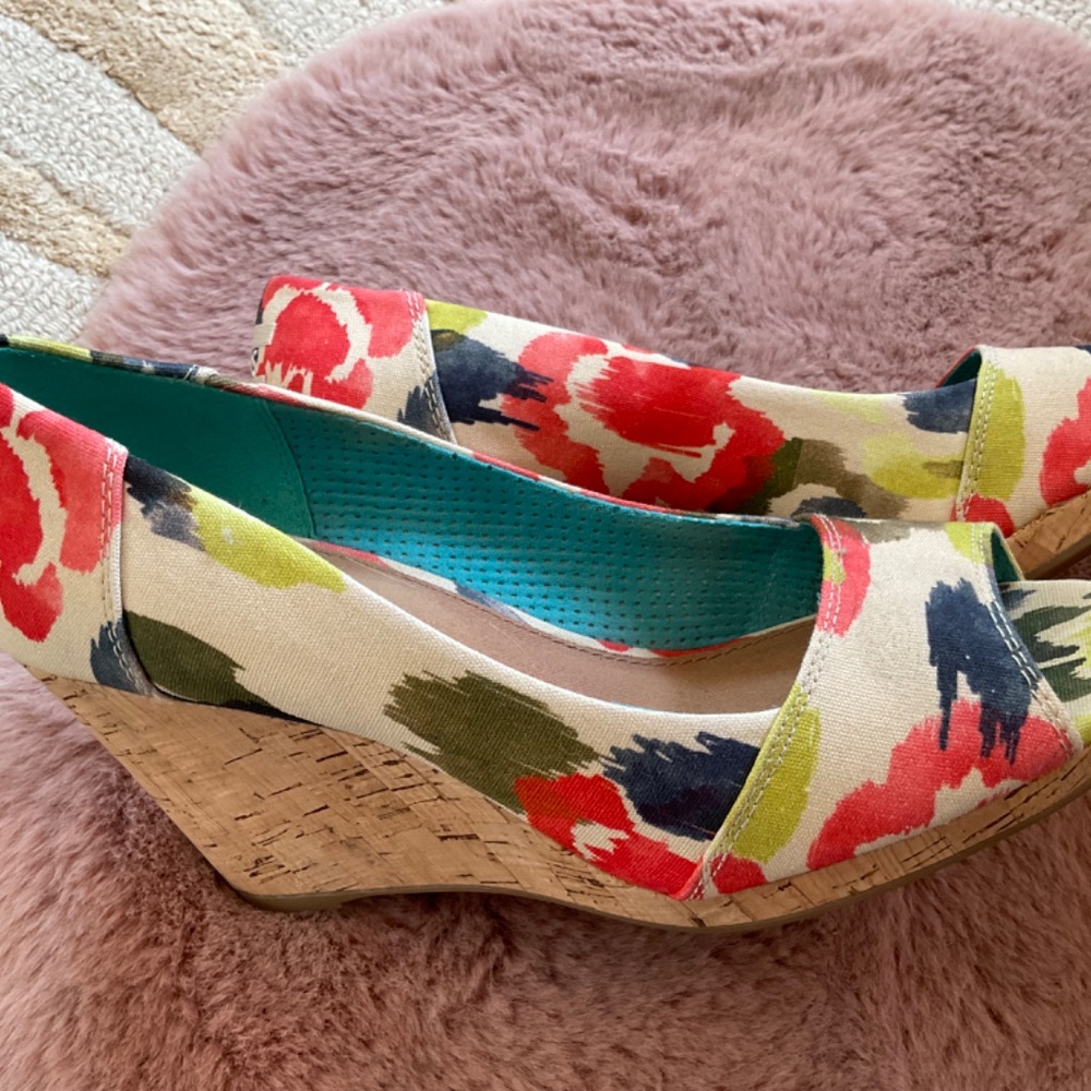 Toms shoes peeptoe,  Stella Tangerine Wedge, great condition! - Picture 2 of 9